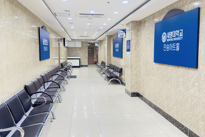 민송아트홀 로비